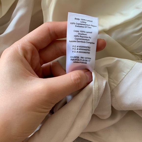 Aritzia spring trench coat - Picture 4 of 10